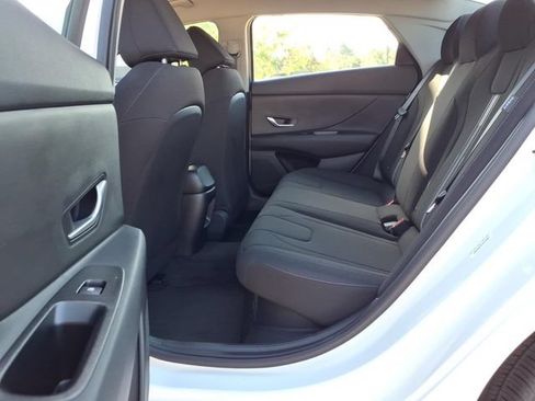 New 2026 Hyundai Elantra Hybrid FWD image 19