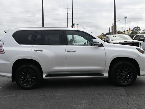 Used 2023 Lexus GX 460 Premium w/ Premium Plus Package image 17