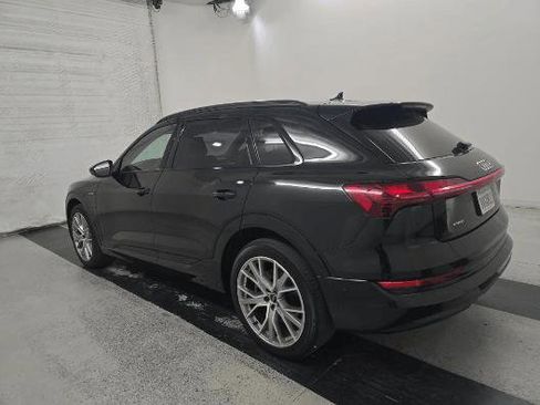 Used 2021 Audi e-tron Prestige w/ Prestige Package image 6