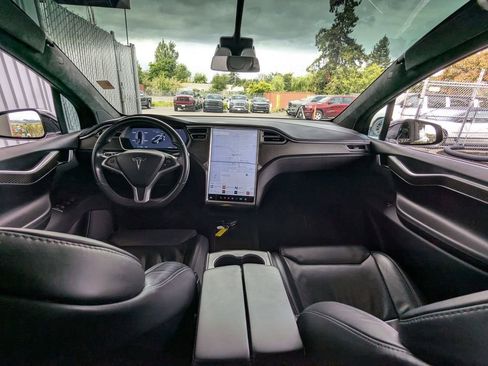 Used 2017 Tesla Model X 75D AWD/4WD image 16