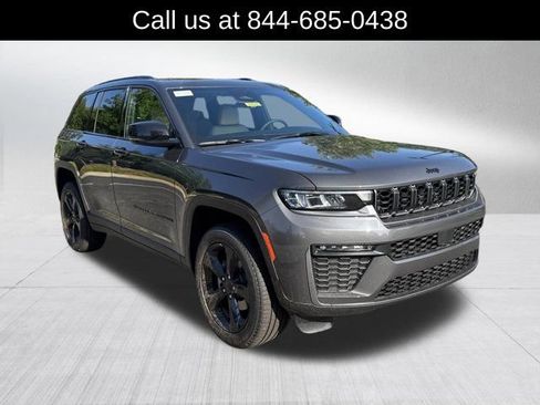 New 2026 Jeep Grand Cherokee Limited w/ Limited Altitude Package AWD/4WD image 3
