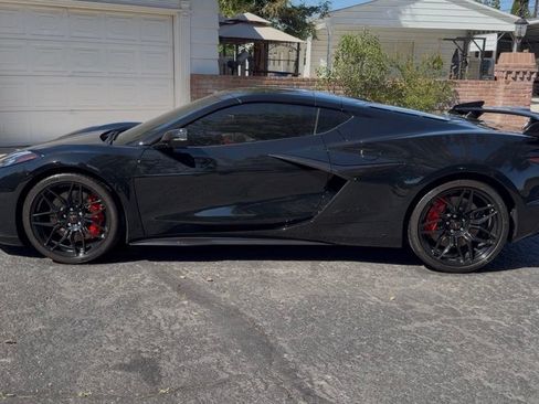Used 2026 Chevrolet Corvette Z06 RWD image 2