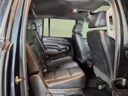 Used 2019 GMC Yukon XL SLT w/ Open Road Package AWD/4WD image 12