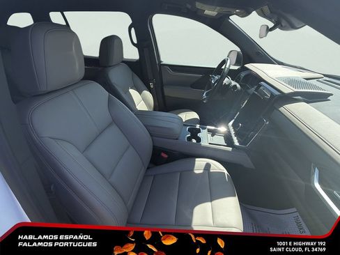 Certified 2026 GMC Acadia Elevation w/ Elevation Premium Package FWD image 34
