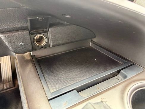 Used 2021 Toyota Camry SE image 32