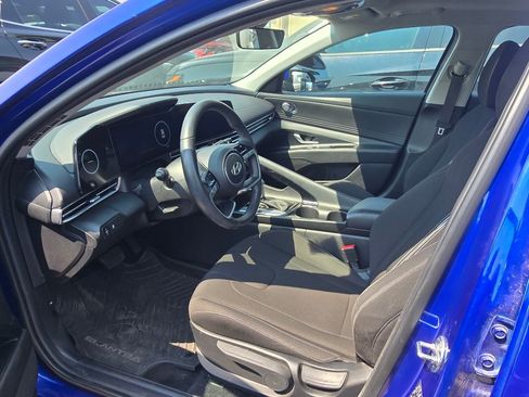 Used 2024 Hyundai Elantra SEL w/ Convenience Package FWD image 11