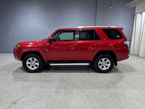 Used 2016 Toyota 4Runner SR5 AWD/4WD image 5