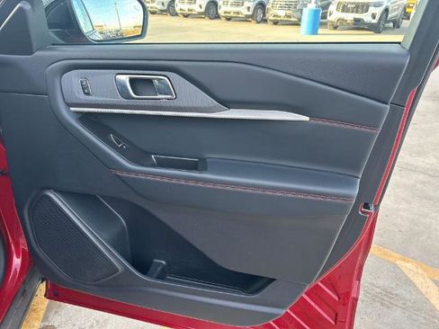 Certified 2025 Ford Explorer ST image 9