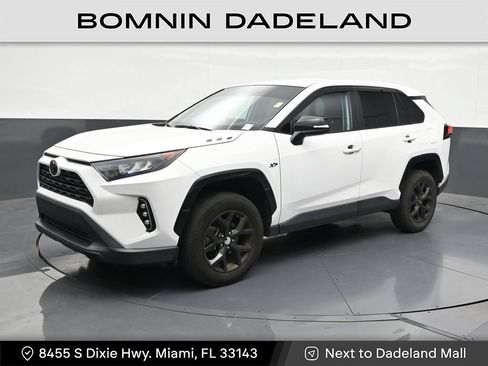 Used 2022 Toyota RAV4 LE FWD image 1