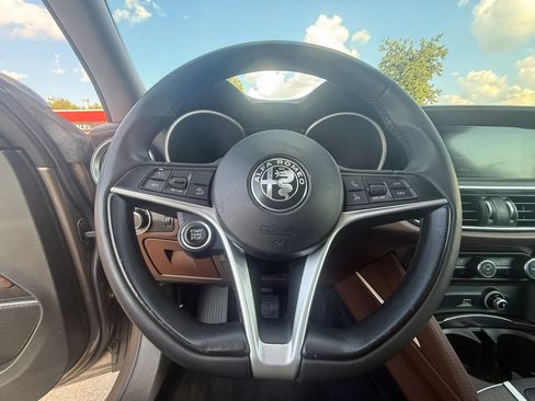 Used 2019 Alfa Romeo Stelvio Ti AWD/4WD image 14