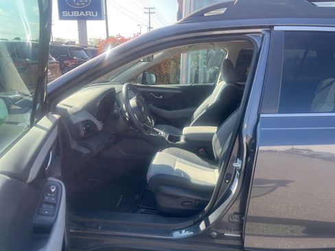 Used 2025 Subaru Outback Premium AWD/4WD image 9