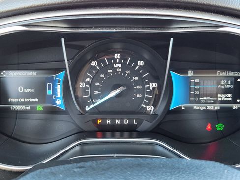 Used 2018 Ford Fusion SE FWD image 15