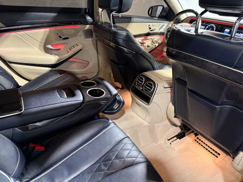 Used 2017 Mercedes-Benz S 550 Sedan w/ Sport Package w/ Sport Package image 61