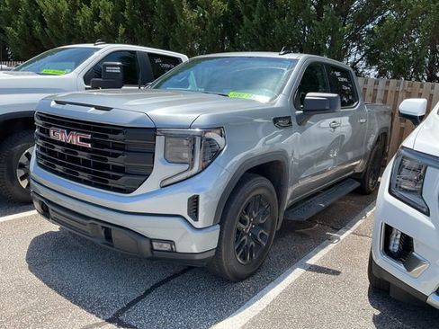 Used 2025 GMC Sierra 1500 Elevation AWD/4WD image 3