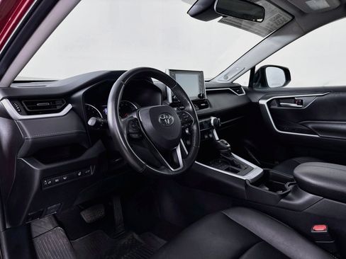 Certified 2021 Toyota RAV4 XLE Premium AWD/4WD image 9