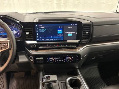 Used 2025 Chevrolet Silverado 1500 LT AWD/4WD image 17
