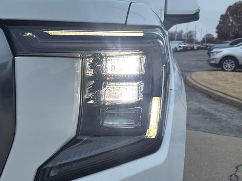 Used 2024 GMC Yukon AT4 w/ AT4 Premium Package image 10