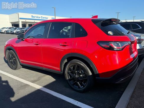 Certified 2025 Honda HR-V Sport image 3