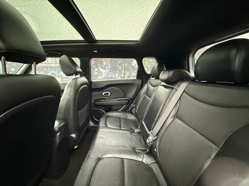 Used 2015 Kia Soul ! w/ Sun & Sound Package image 31