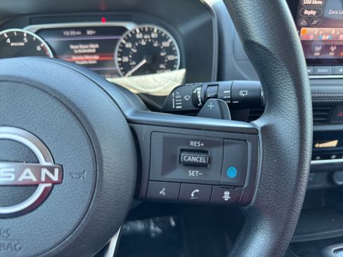 Used 2024 Nissan Rogue SV FWD image 23