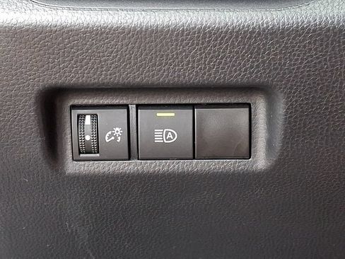 Used 2024 Toyota RAV4 XLE FWD image 28