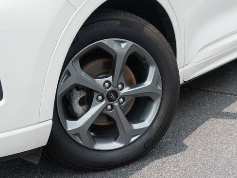 Used 2024 Ford Escape ST-Line w/ Tech Pack #1 FWD image 2