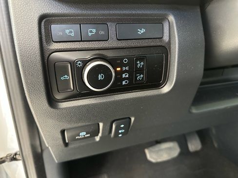 Certified 2024 Ford F250 Lariat AWD/4WD image 35