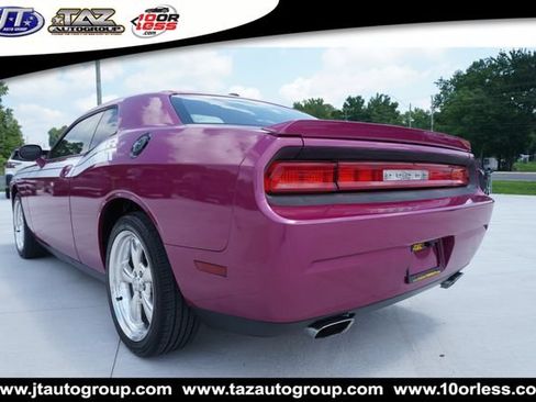 Used 2010 Dodge Challenger R/T RWD image 5