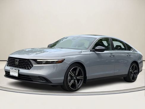 Used 2023 Honda Accord Sport image 4