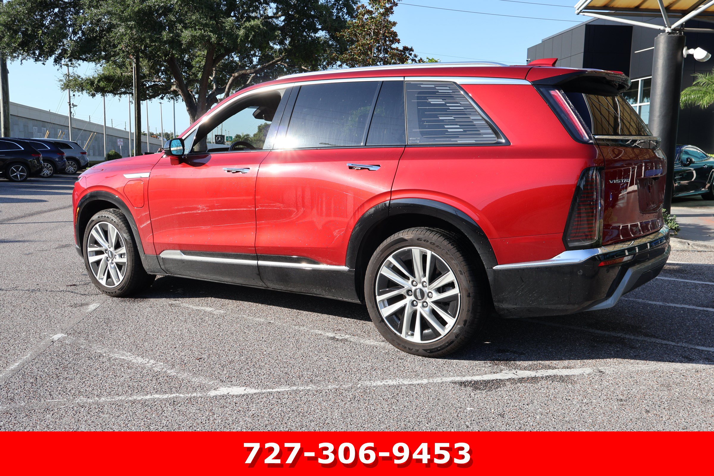 Used 2026 Cadillac Vistiq Luxury AWD/4WD image 7