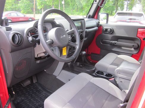 Used 2010 Jeep Wrangler Unlimited Sport AWD/4WD image 9