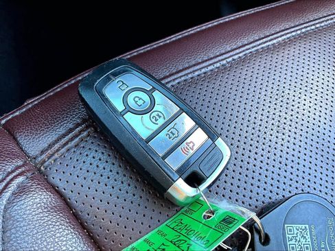 Used 2023 Ford Expedition Limited image 15