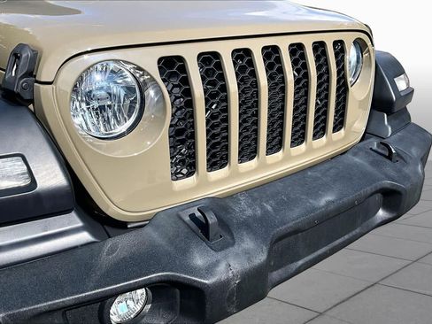 Used 2020 Jeep Gladiator Sport AWD/4WD image 30
