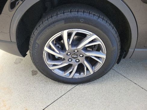 Certified 2024 Lincoln Corsair AWD image 16