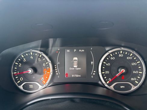 Used 2016 Jeep Renegade Sport w/ Power & Air Group image 19