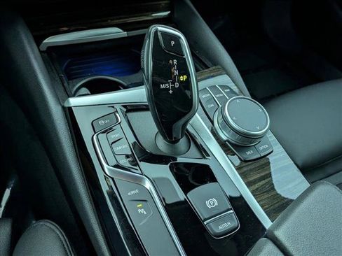 Used 2020 BMW 530e image 14