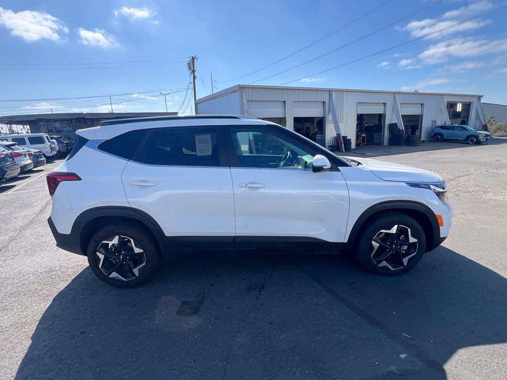 Certified 2025 Kia Seltos EX AWD/4WD image 6