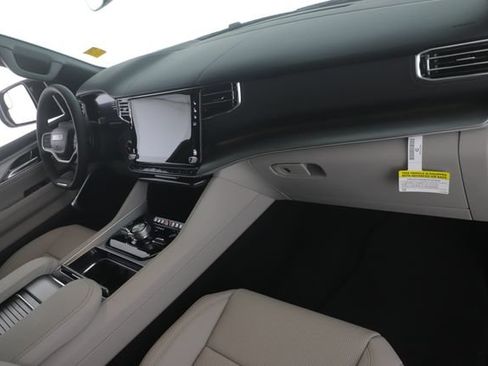 New 2026 Jeep Grand Wagoneer Limited AWD/4WD image 35