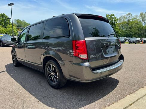 Used 2019 Dodge Grand Caravan GT FWD image 5