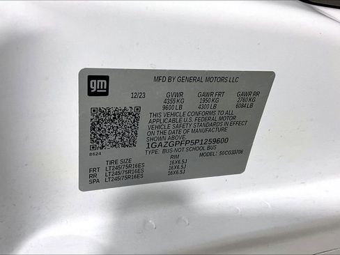 Used 2023 Chevrolet Express 3500 LT w/ LT Preferred Equipment Group RWD image 25