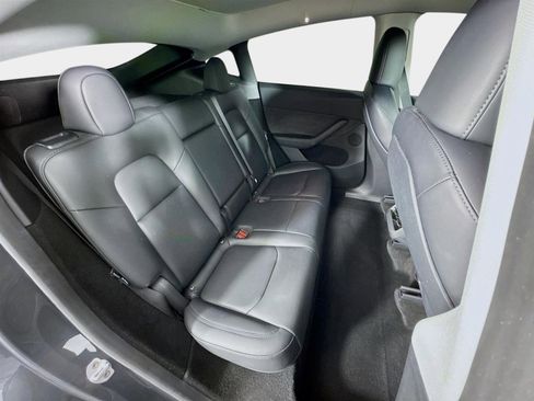 Used 2023 Tesla Model Y Long Range image 27