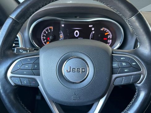 Used 2021 Jeep Grand Cherokee Laredo X image 16