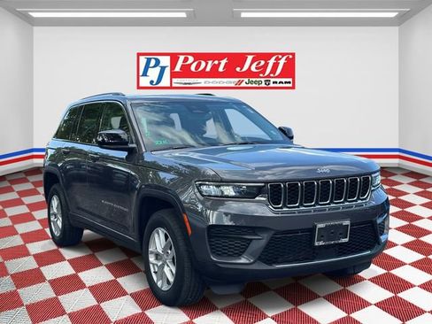 Used 2023 Jeep Grand Cherokee Laredo X AWD/4WD image 2