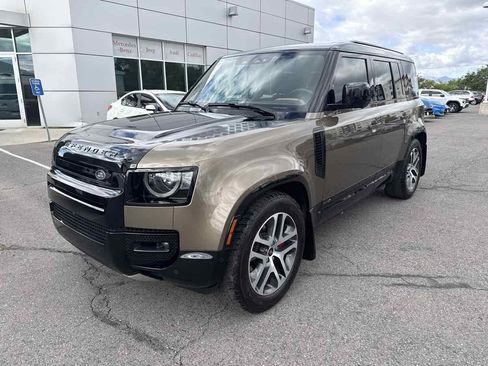 Used 2024 Land Rover Defender 110 X AWD/4WD image 2