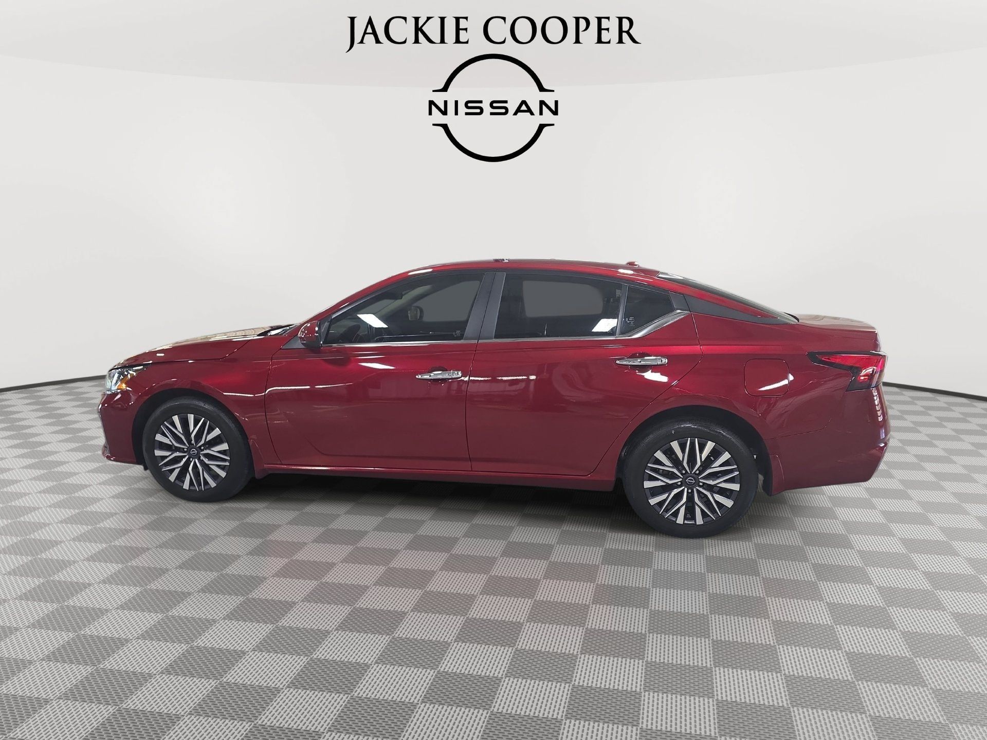 Used 2023 Nissan Altima 2.5 SV AWD/4WD image 8