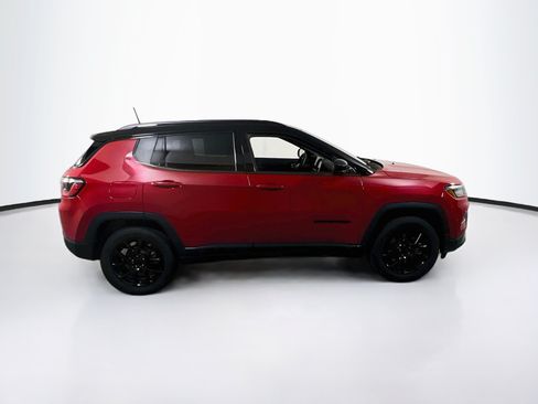 Used 2023 Jeep Compass Latitude w/ Convenience Group AWD/4WD image 4