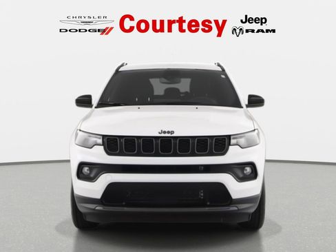 New 2026 Jeep Compass Latitude image 8