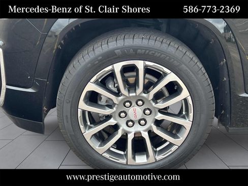 Used 2023 GMC Acadia Denali w/ Denali Ultimate Package AWD/4WD image 11