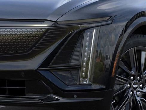 New 2025 Cadillac Lyriq Sport w/ Nappa Leather Package AWD/4WD image 10