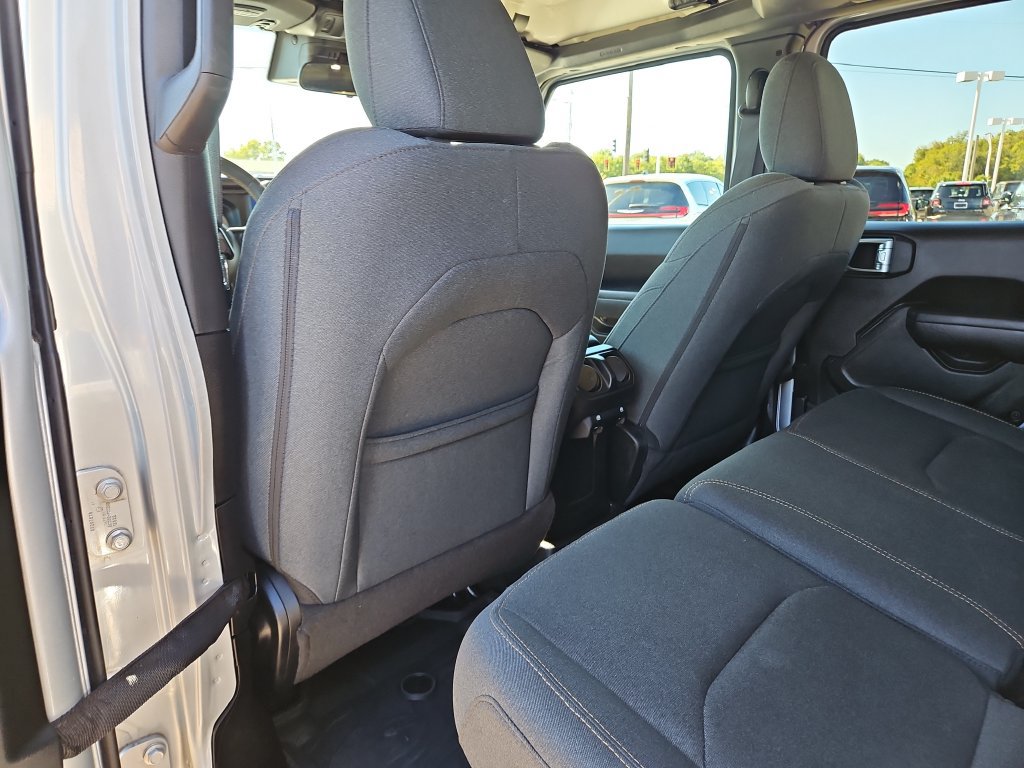 Used 2024 Jeep Wrangler Unlimited AWD/4WD image 15
